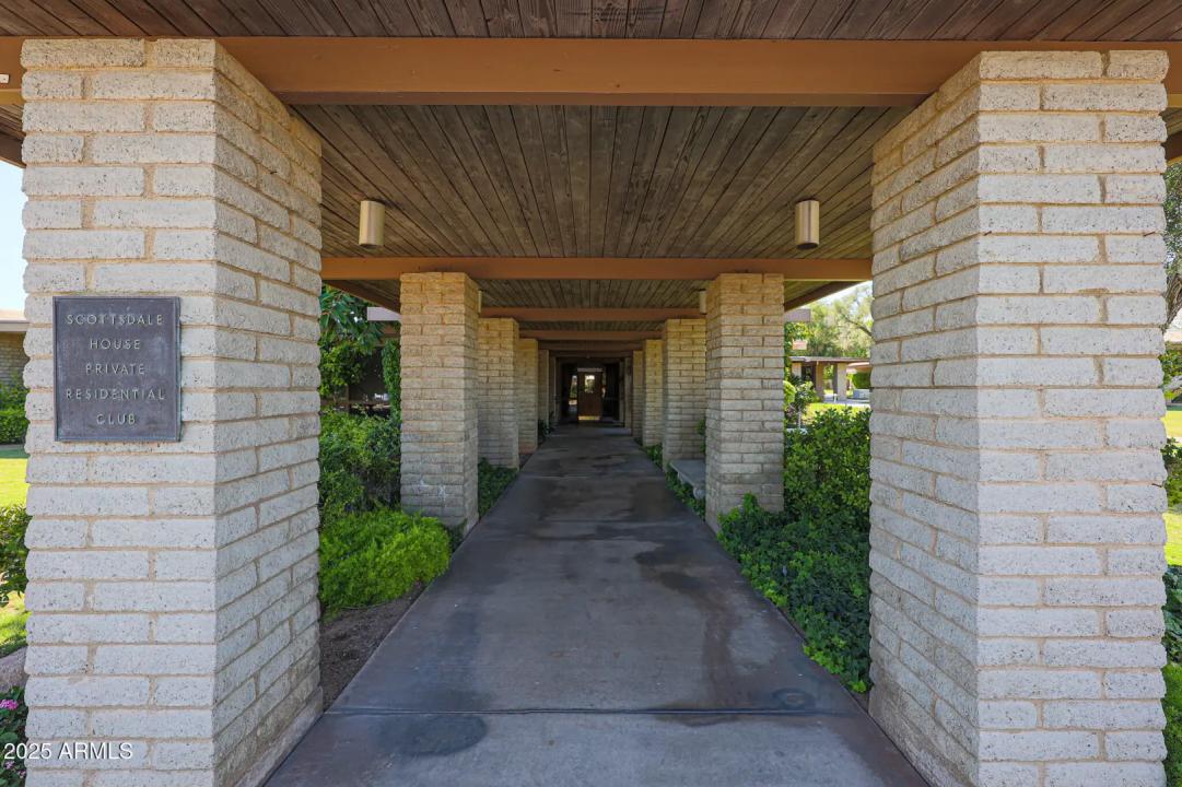 Real Estate Picture 33