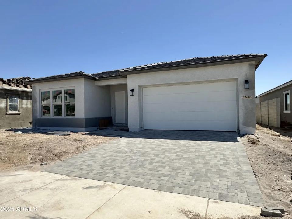 Real Estate Picture 3