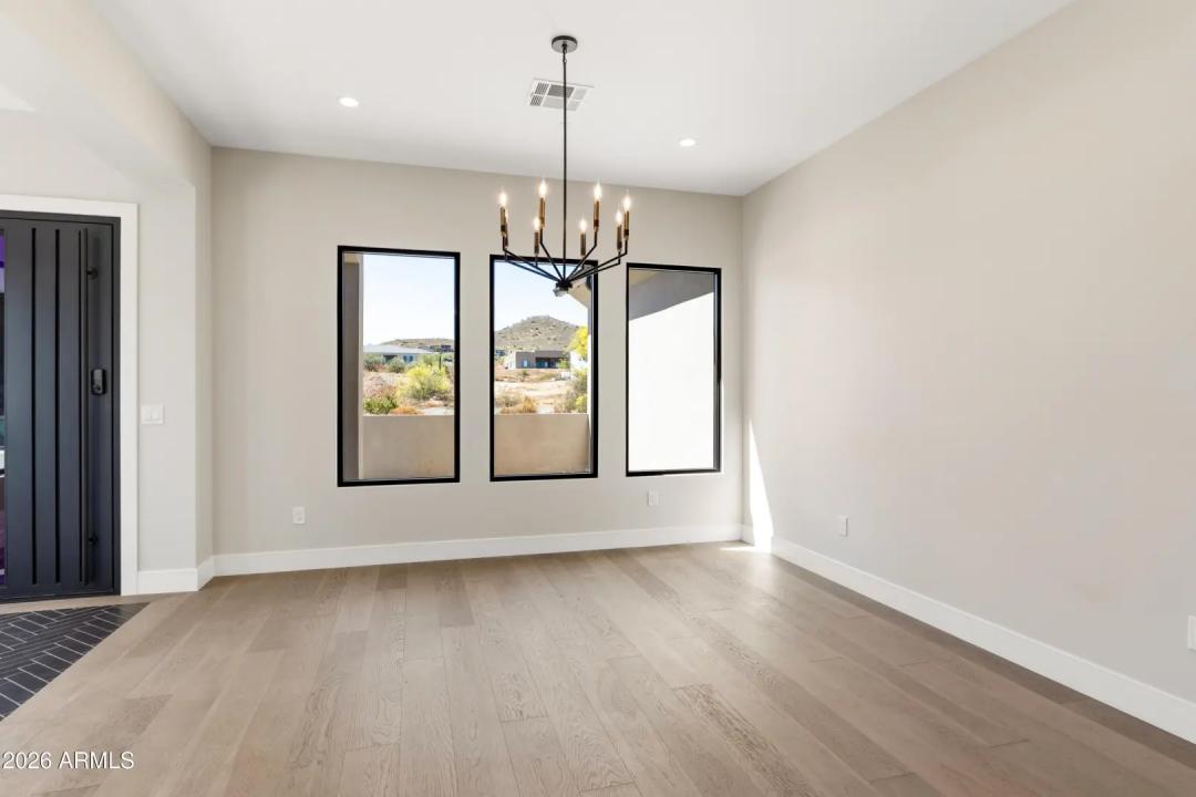 Real Estate Picture 10