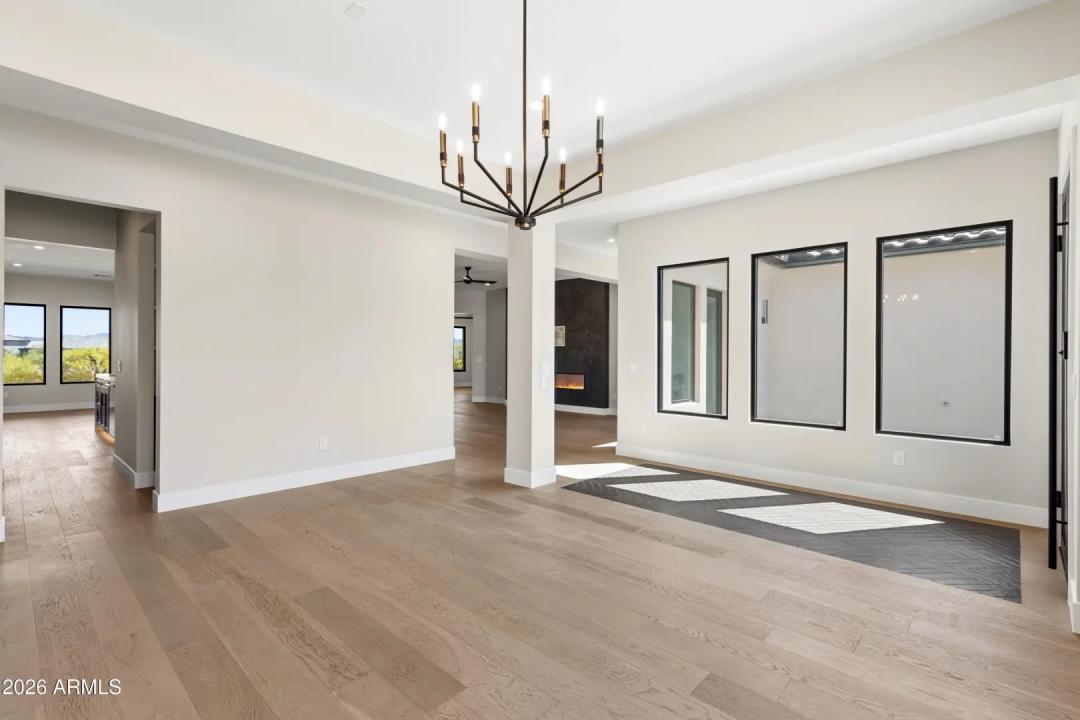 Real Estate Picture 11