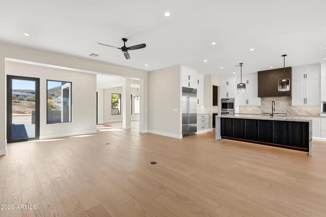 Real Estate Picture 15