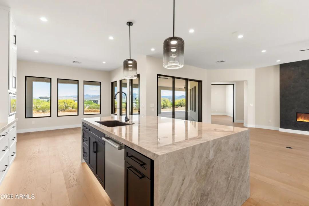 Real Estate Picture 19