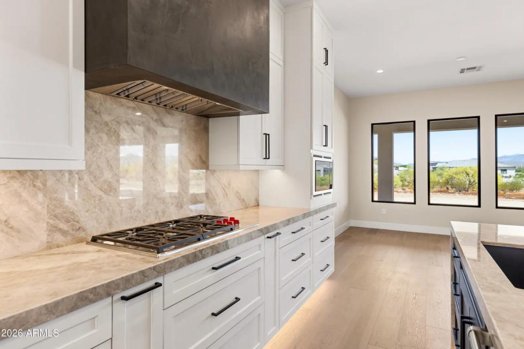 Real Estate Picture 20