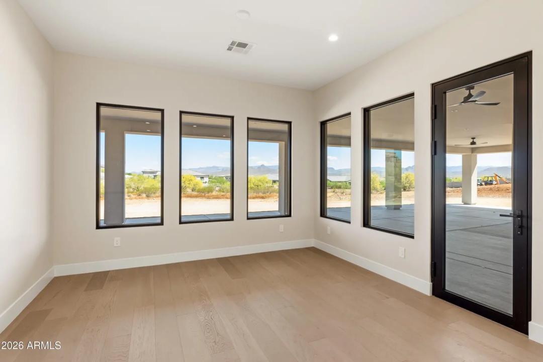 Real Estate Picture 21