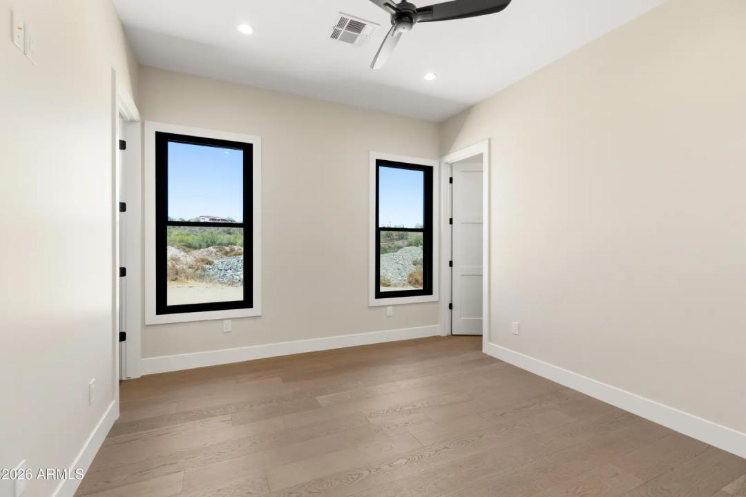 Real Estate Picture 33