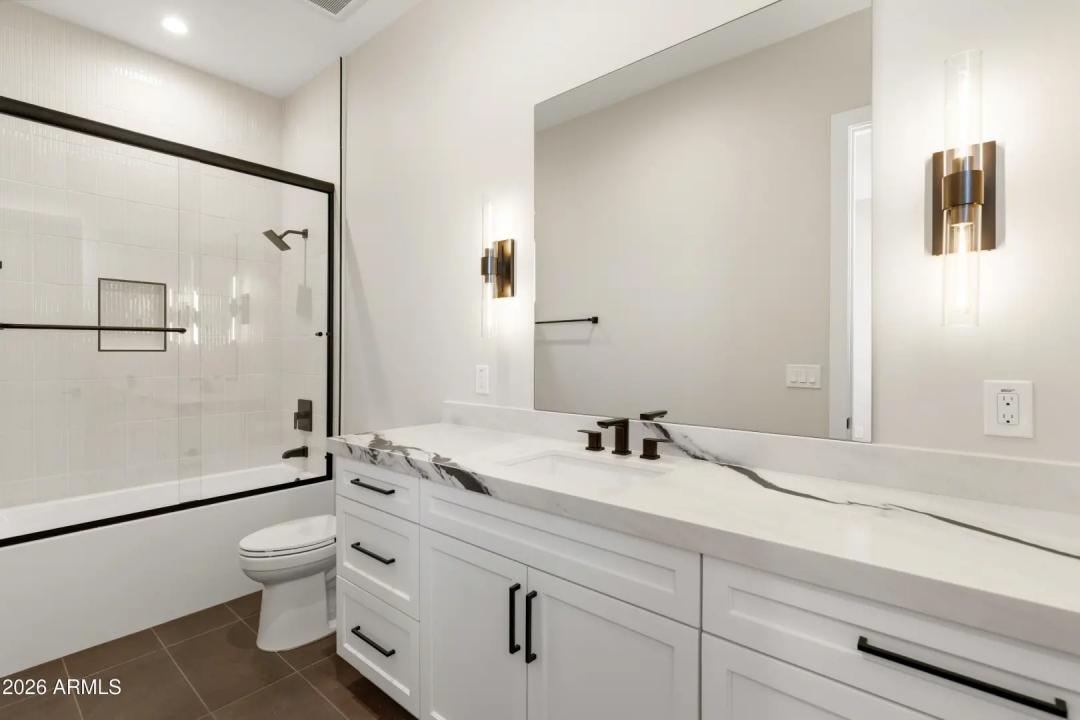 Real Estate Picture 34