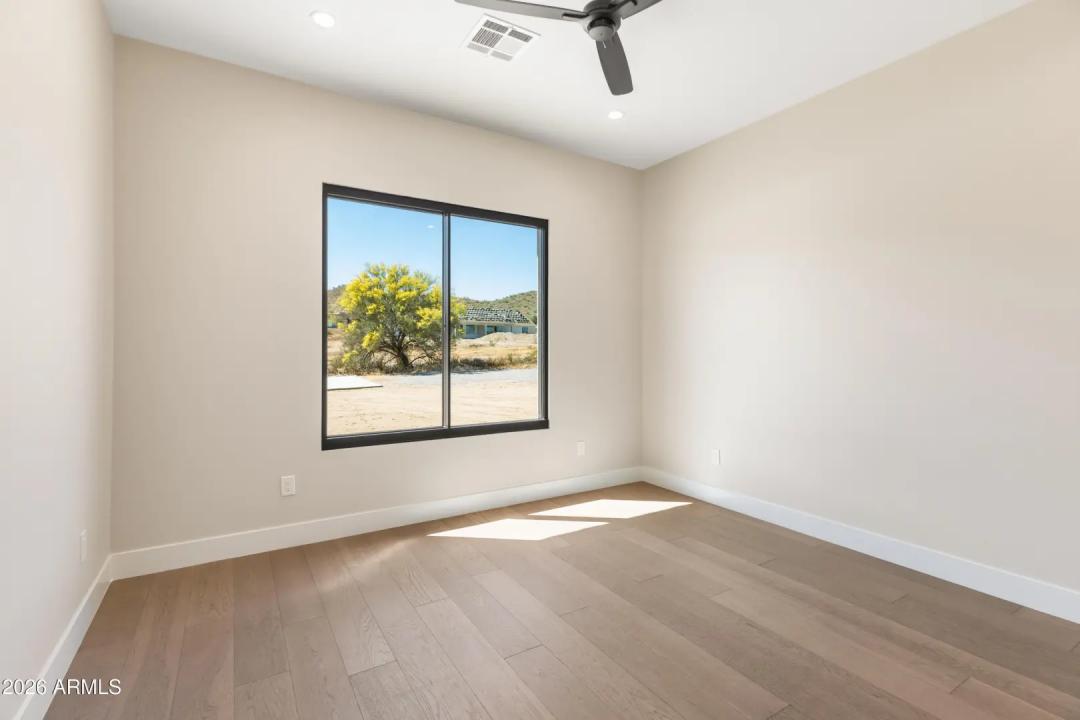 Real Estate Picture 36