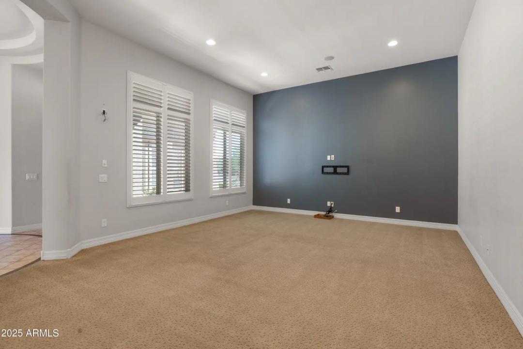 Real Estate Picture 8