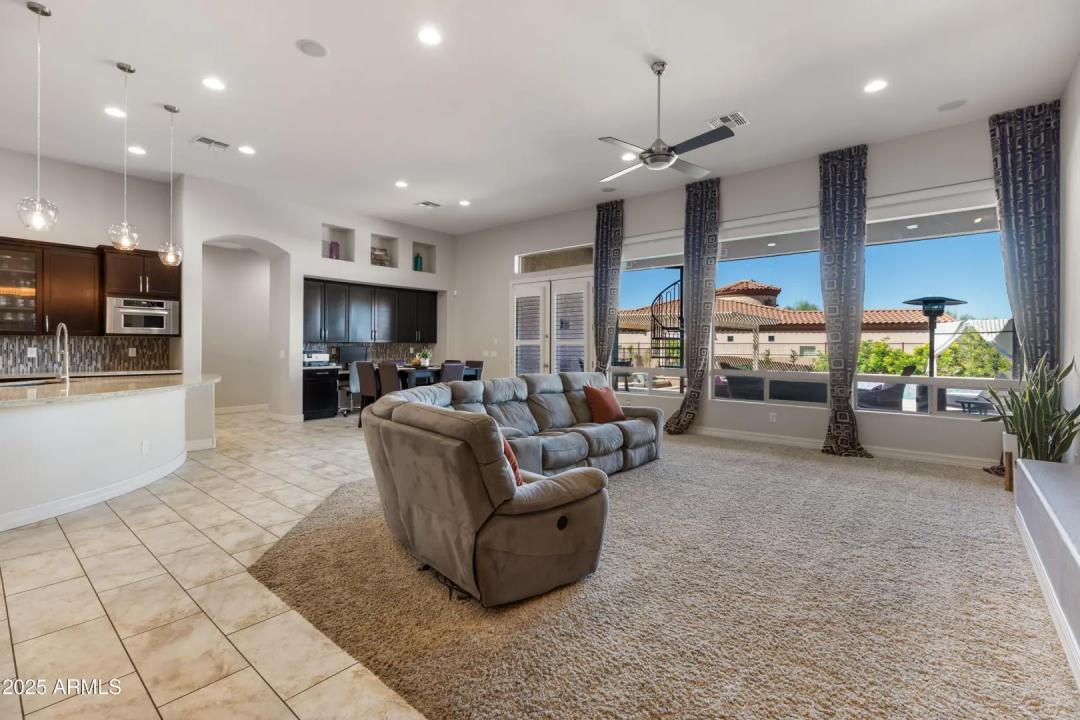 Real Estate Picture 10