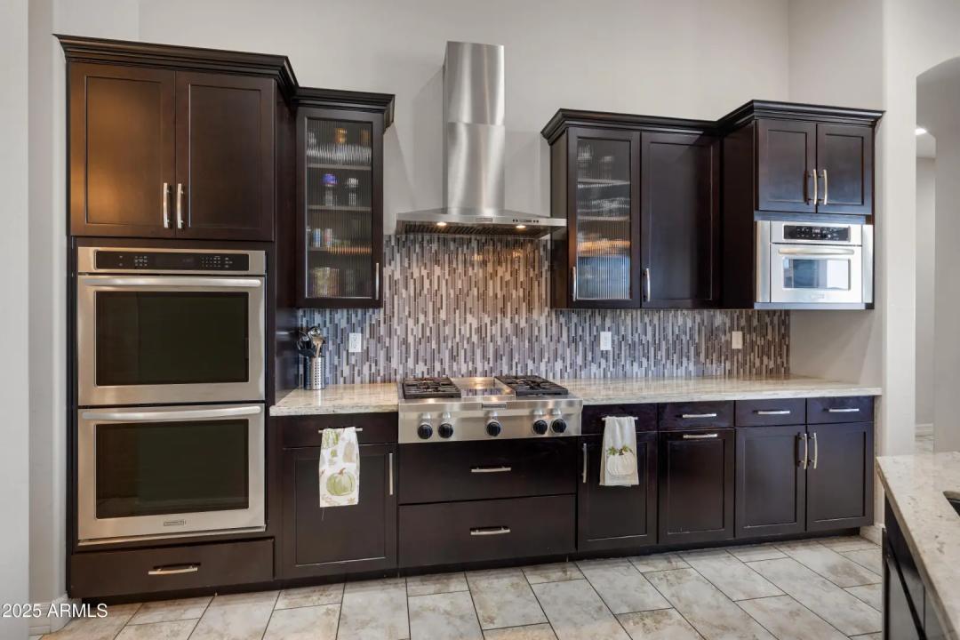 Real Estate Picture 11