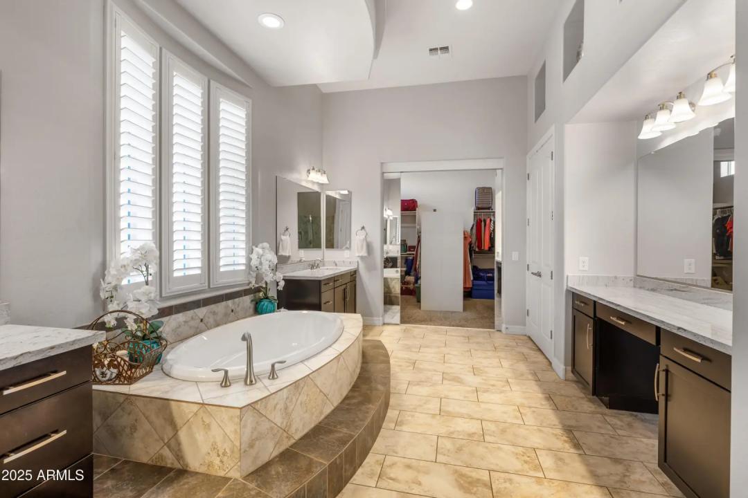Real Estate Picture 15