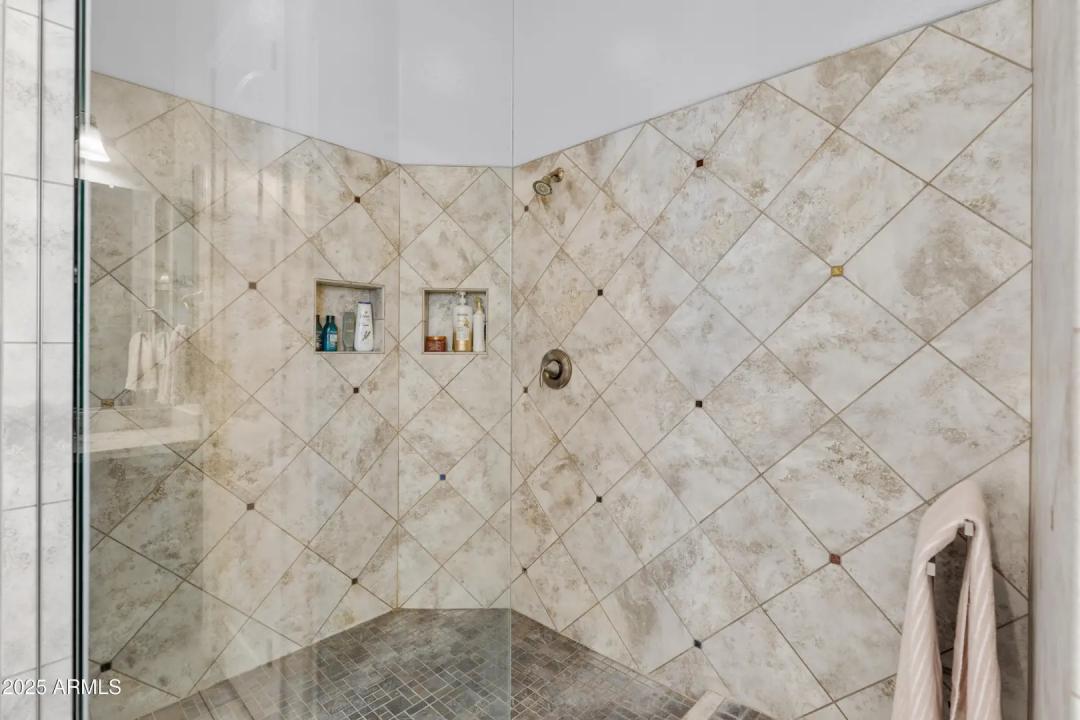 Real Estate Picture 16