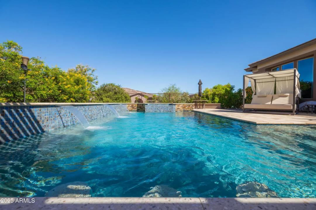 Real Estate Picture 33