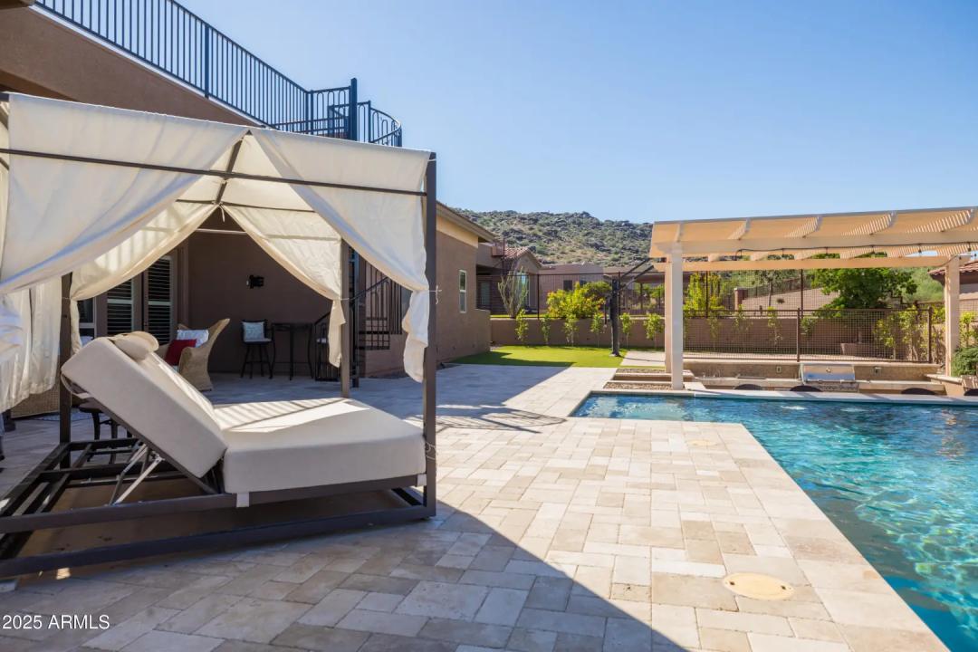 Real Estate Picture 30