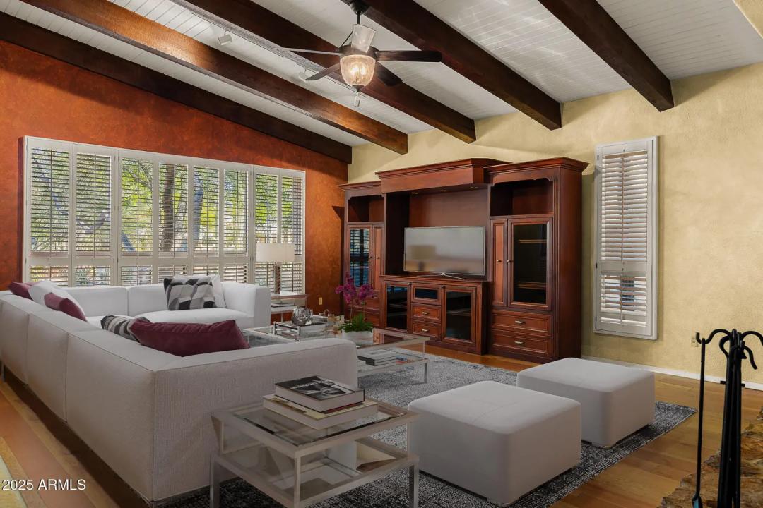 Real Estate Picture 5