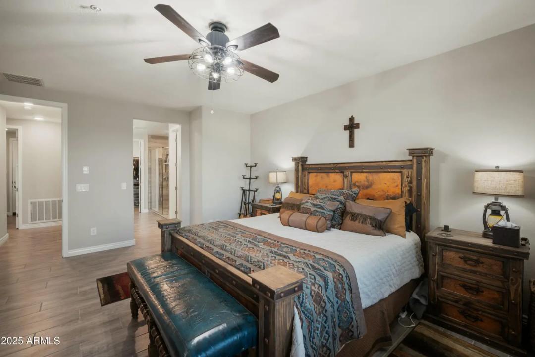 Real Estate Picture 16