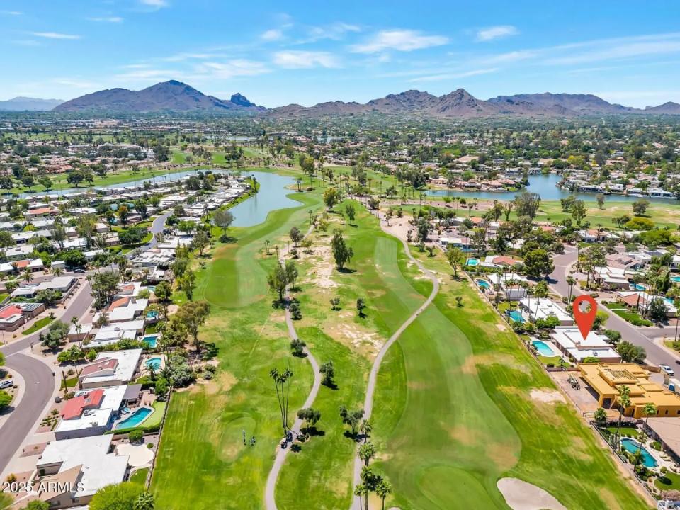 Real Estate Picture 3