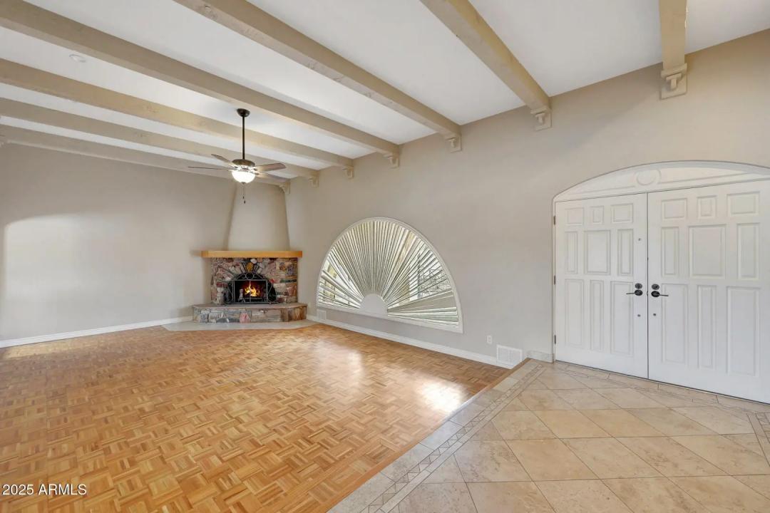Real Estate Picture 3