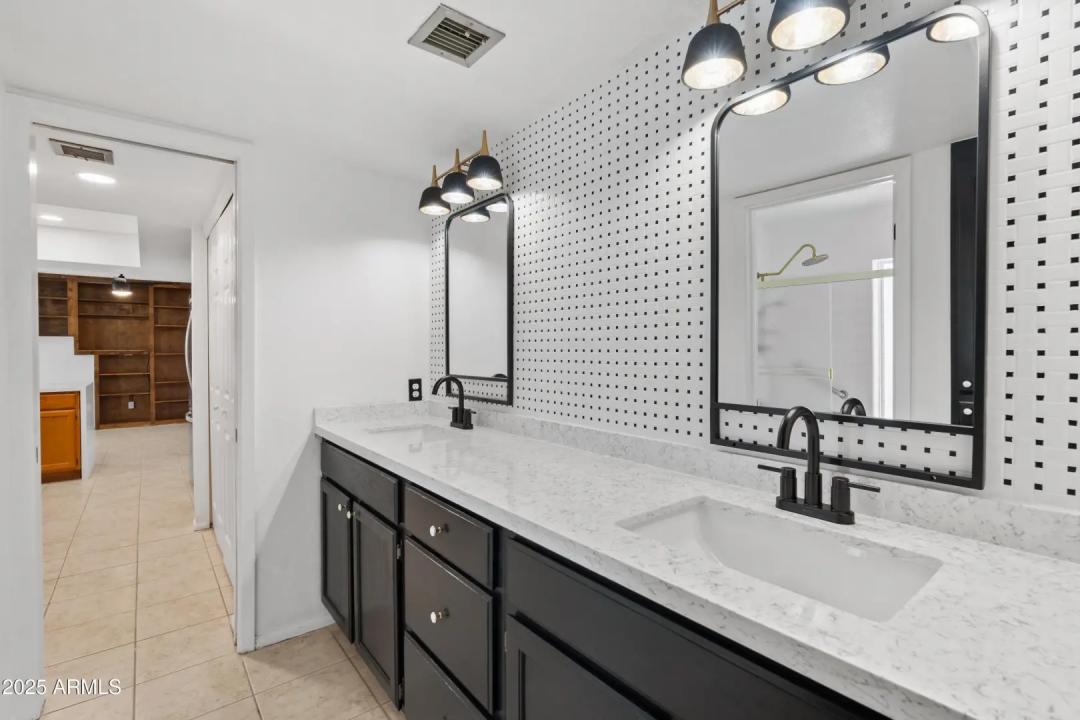 Real Estate Picture 21