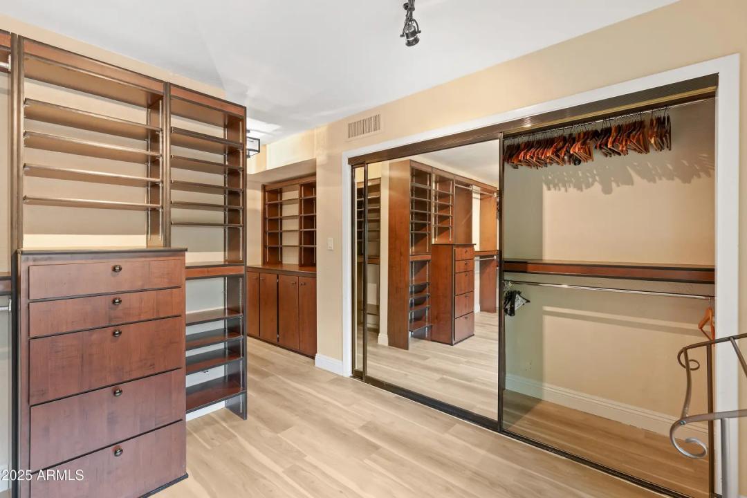Real Estate Picture 15
