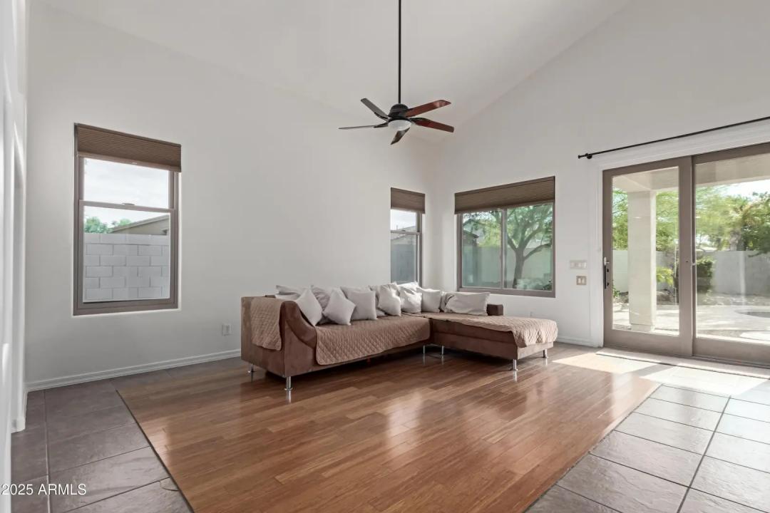 Real Estate Picture 13
