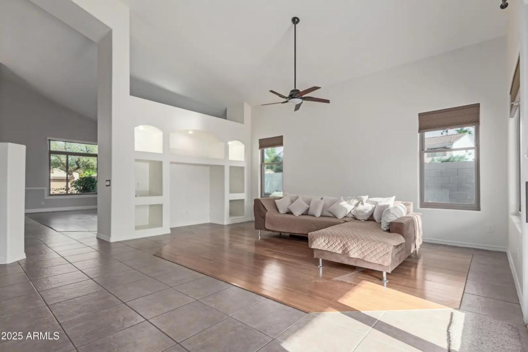 Real Estate Picture 14