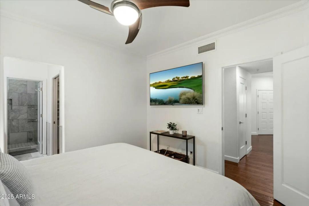 Real Estate Picture 14
