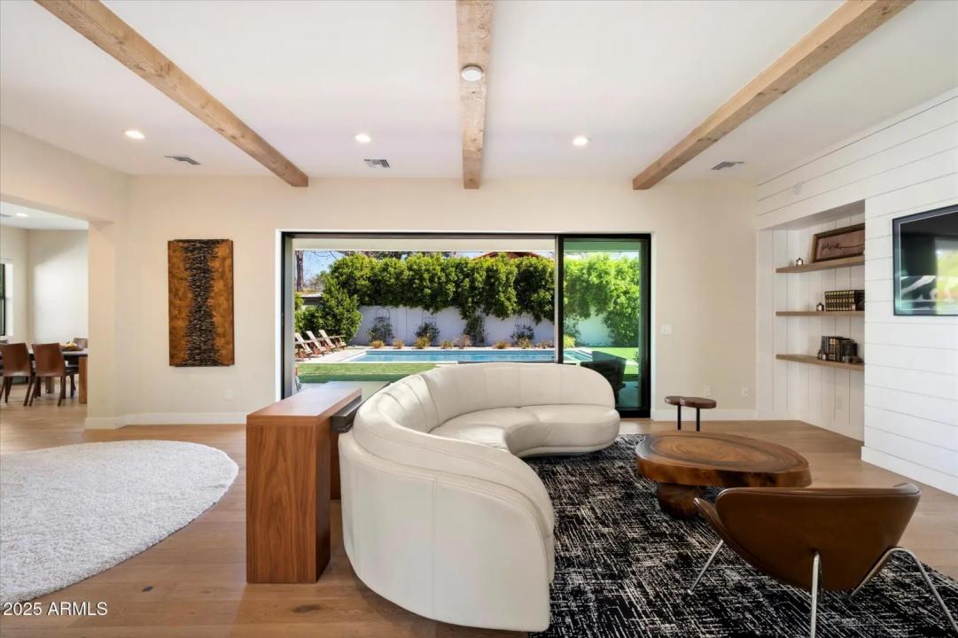 Real Estate Picture 10