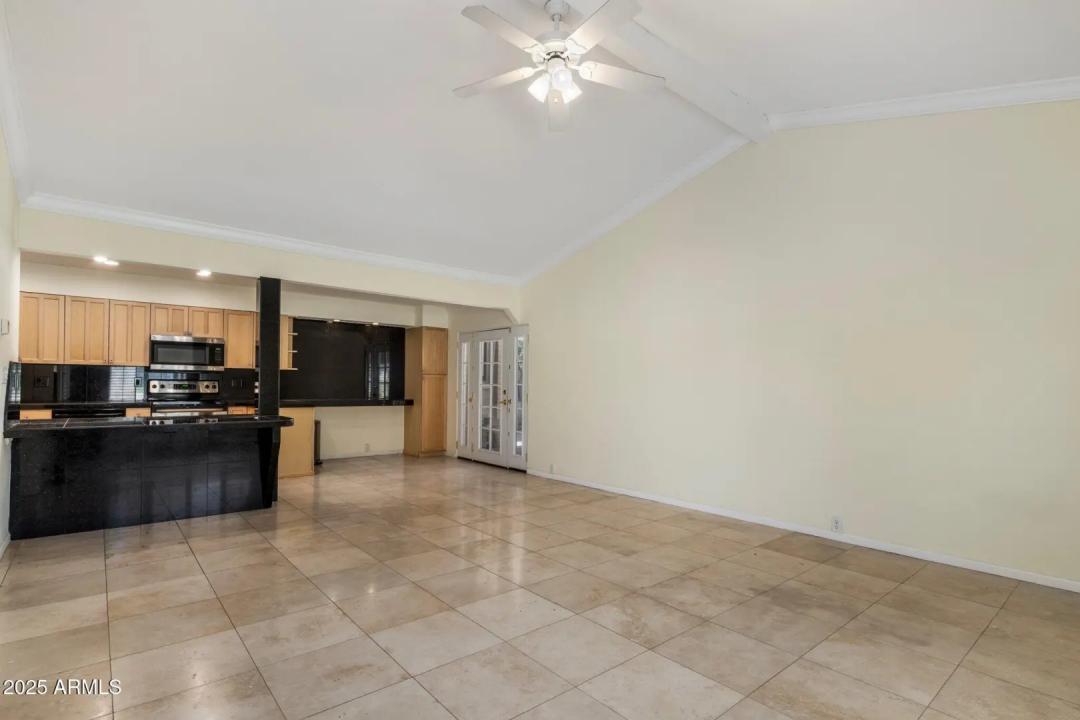 Real Estate Picture 8