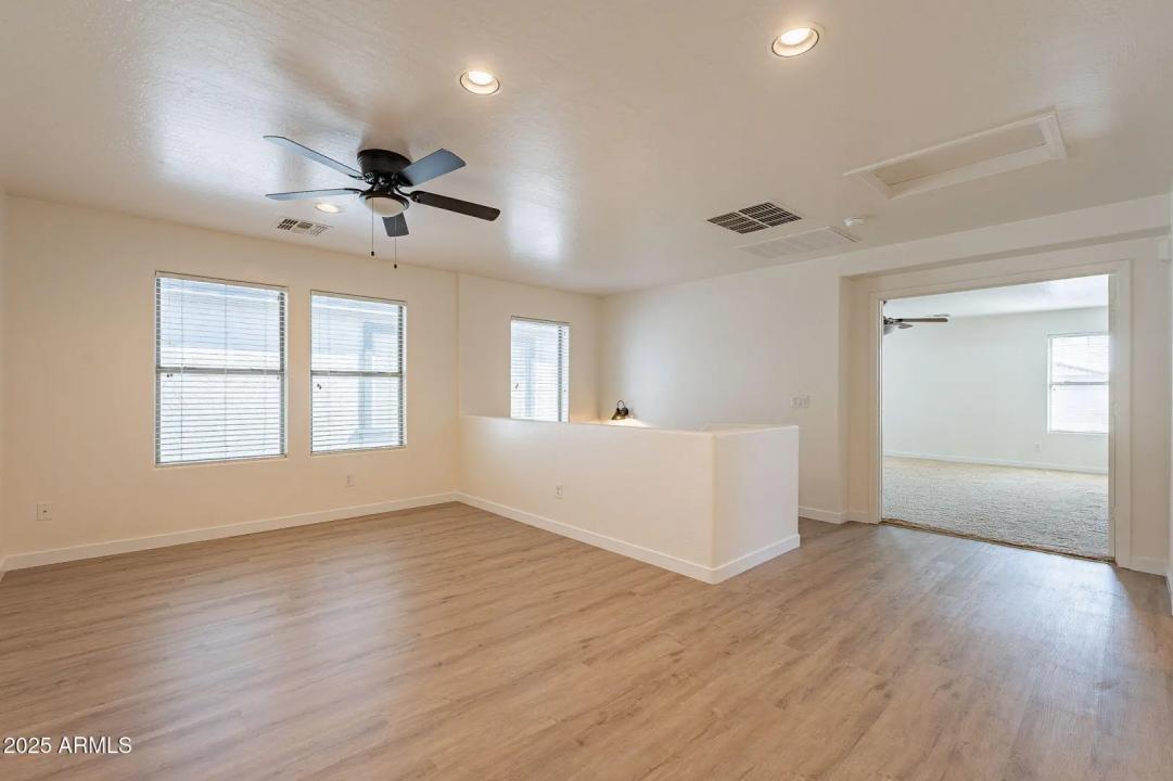 Real Estate Picture 14