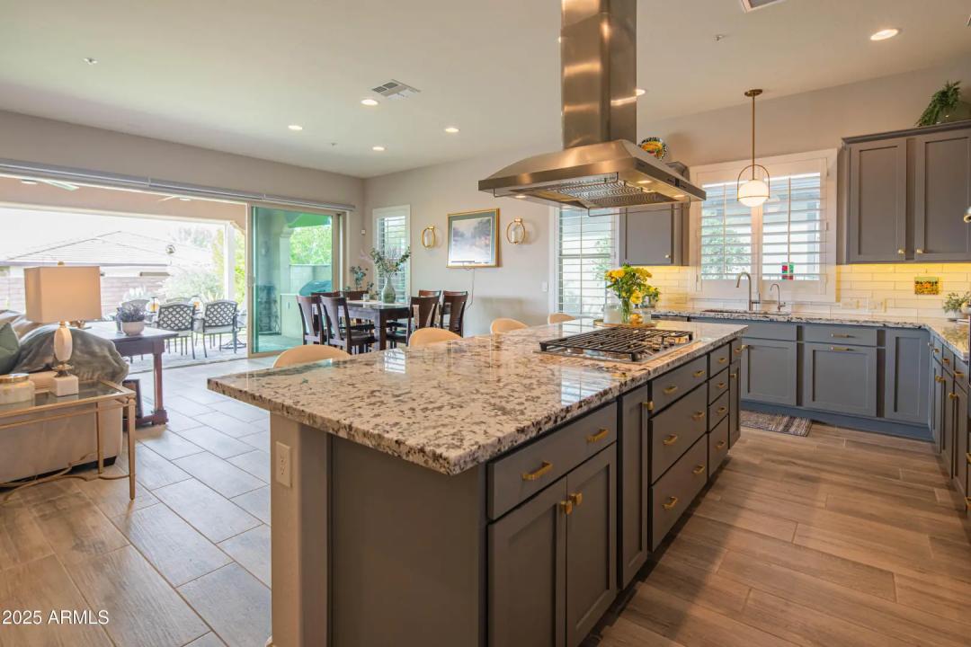 Real Estate Picture 10