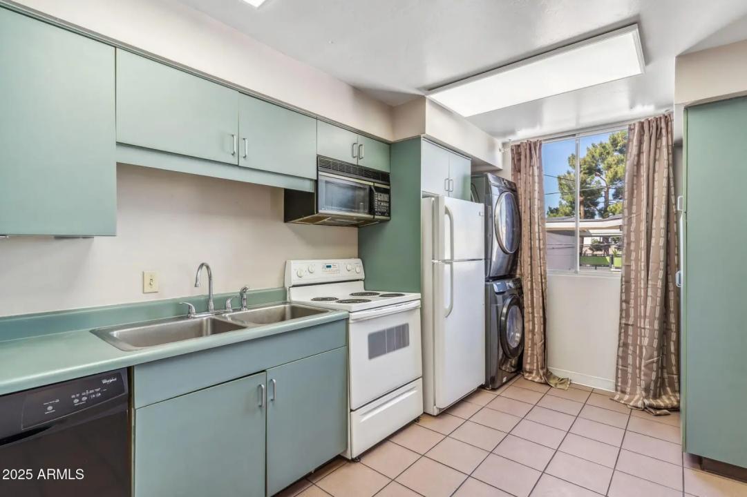 Real Estate Picture 18