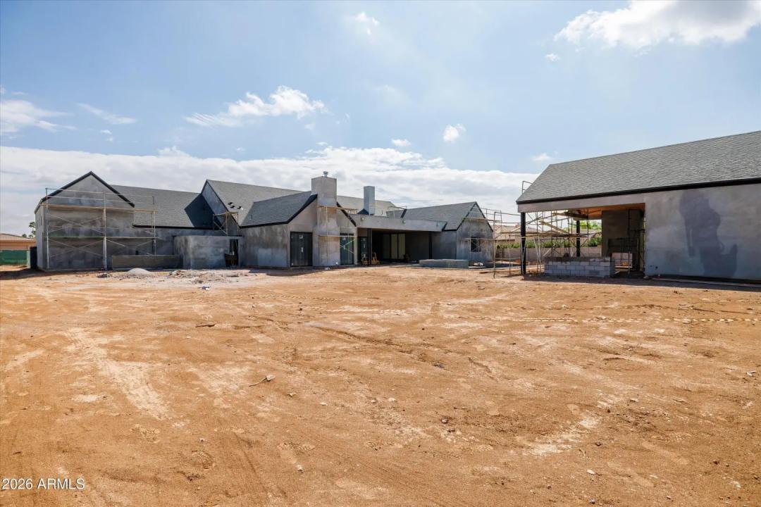 Real Estate Picture 11