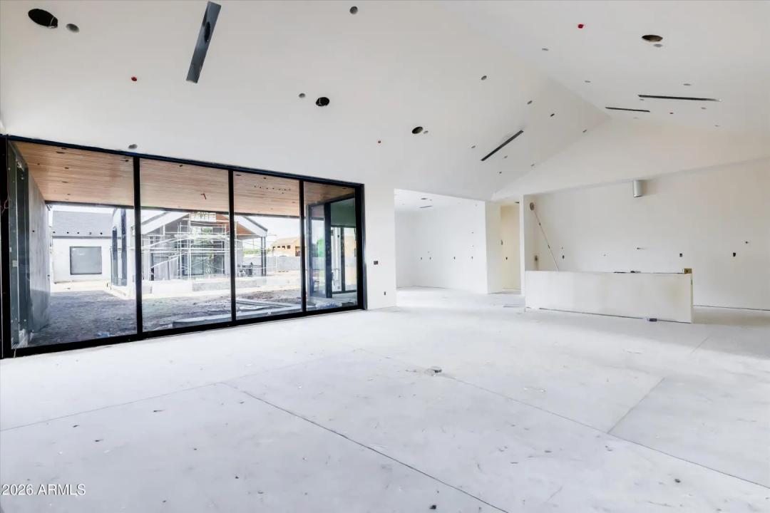 Real Estate Picture 8