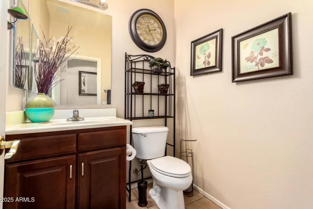 Real Estate Picture 16