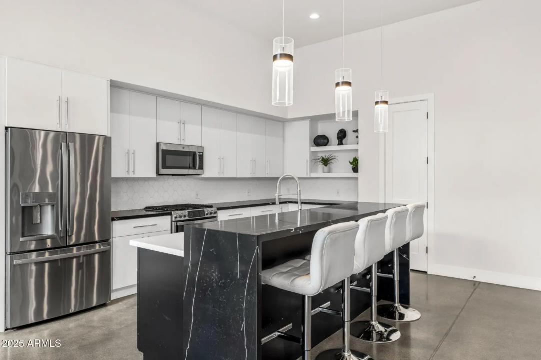 Real Estate Picture 22