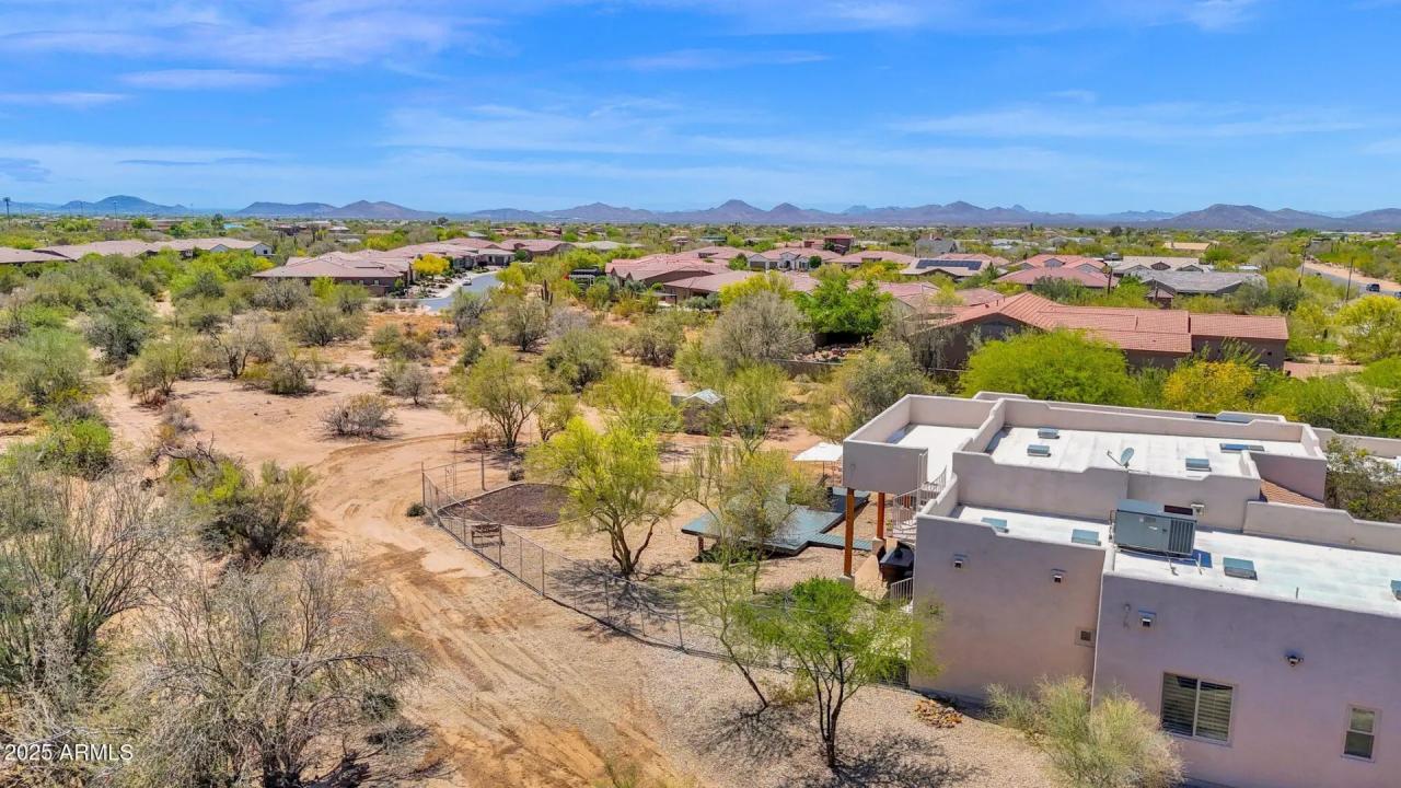 Real Estate Picture 50