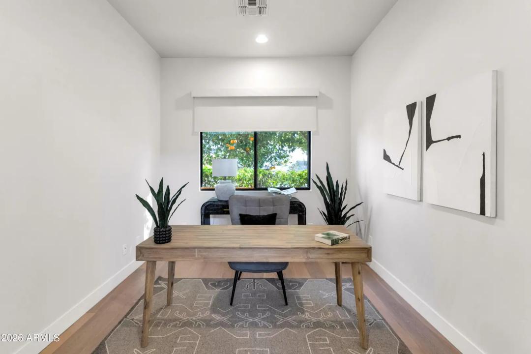 Real Estate Picture 7