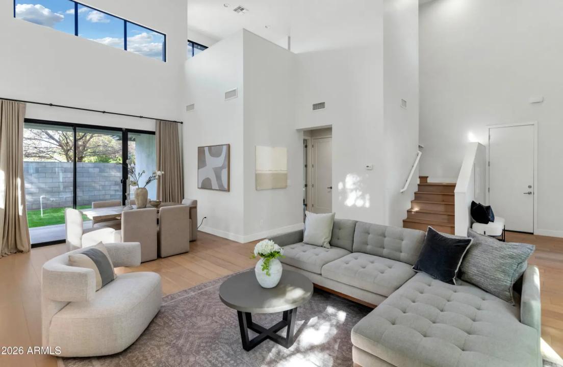 Real Estate Picture 4