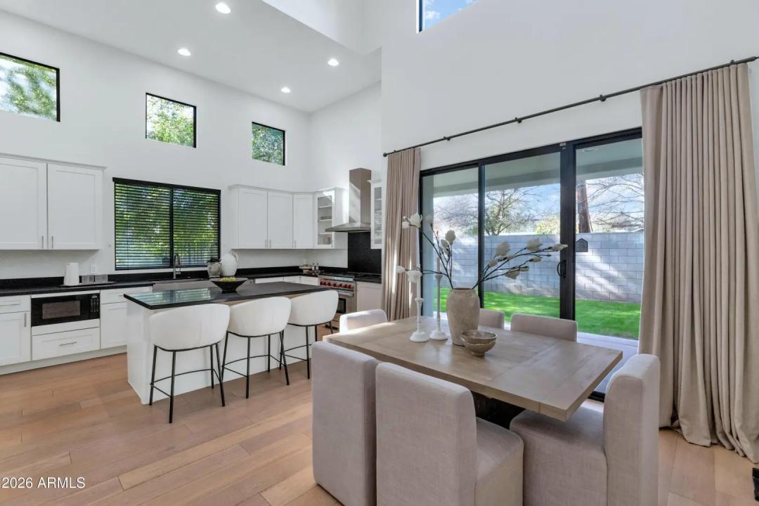 Real Estate Picture 8