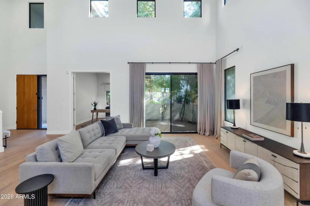 Real Estate Picture 5