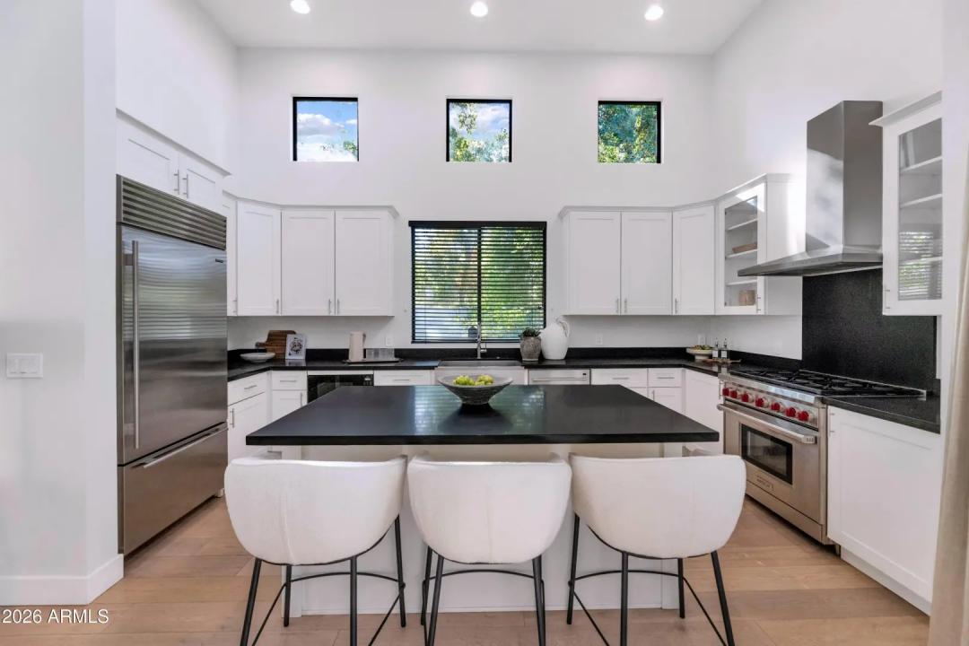 Real Estate Picture 9