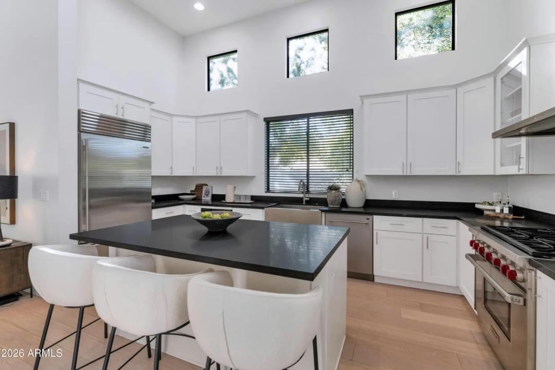 Real Estate Picture 10