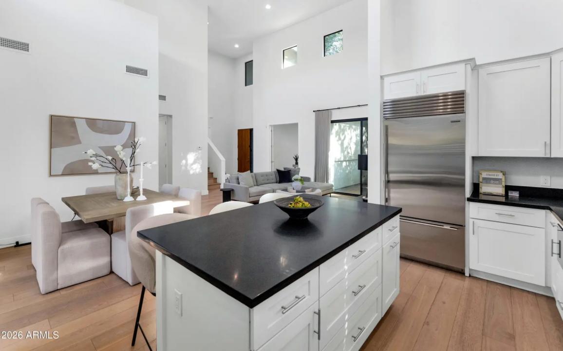 Real Estate Picture 11