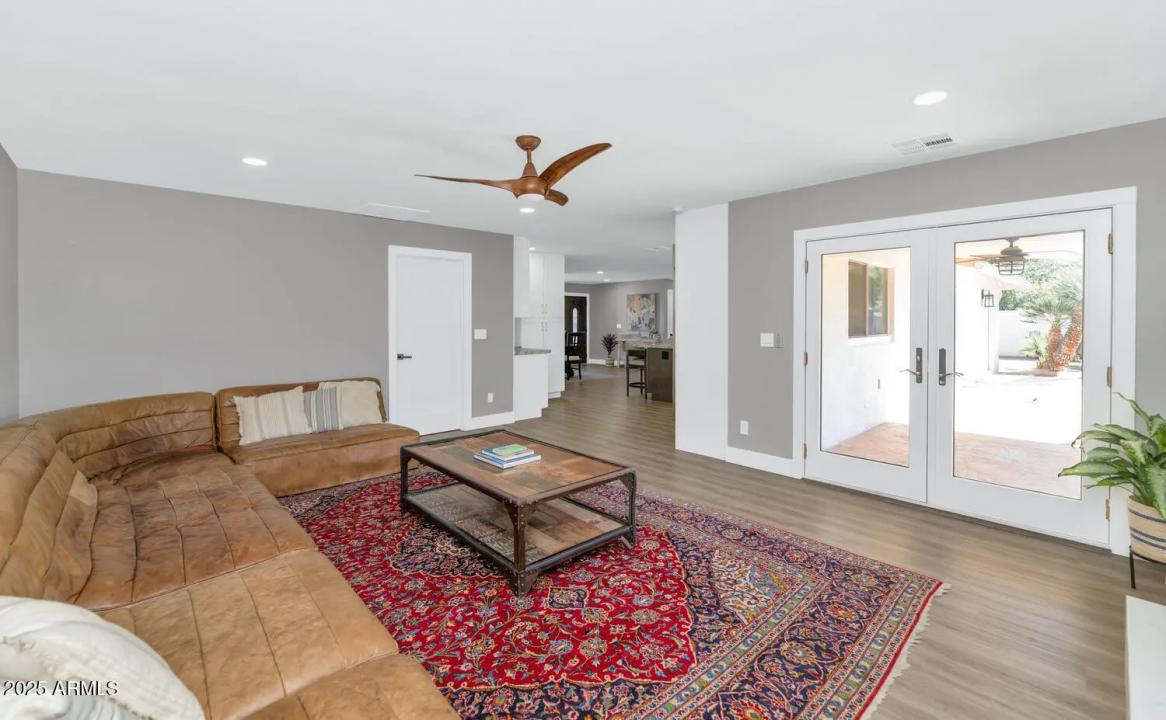 Real Estate Picture 10