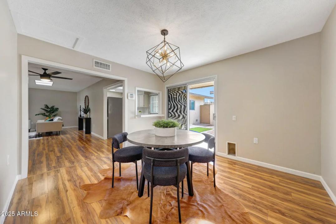 Real Estate Picture 9