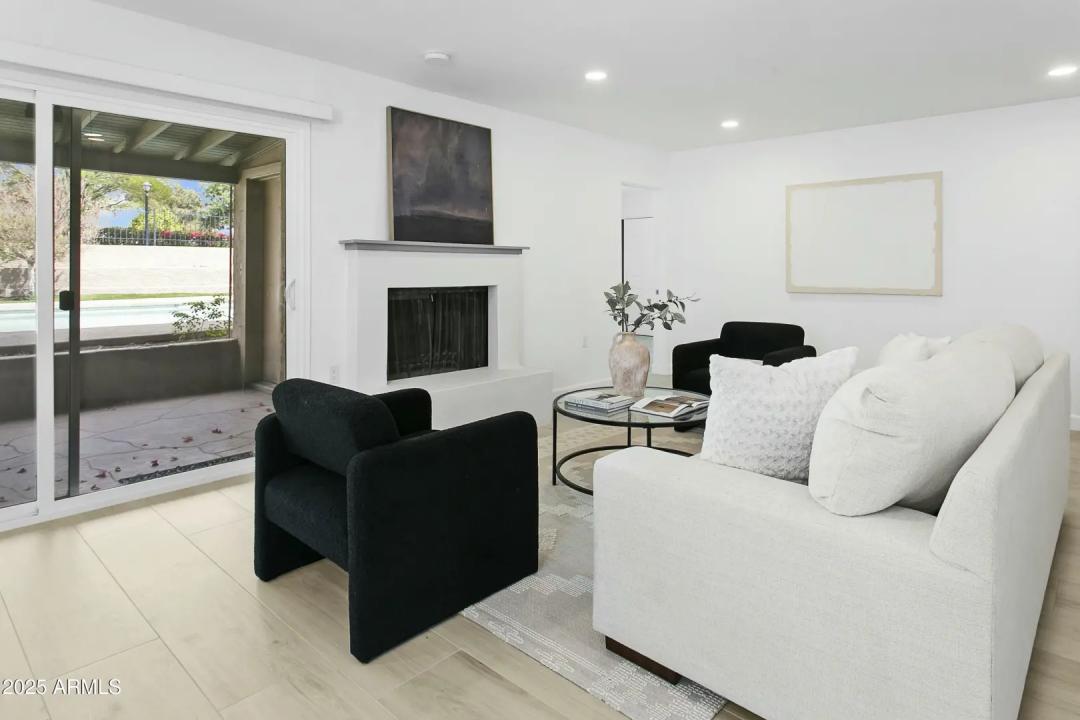 Real Estate Picture 14