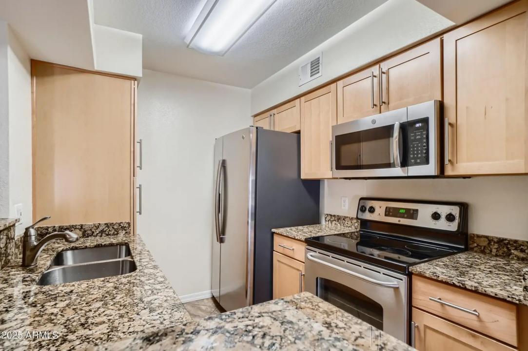Real Estate Picture 3