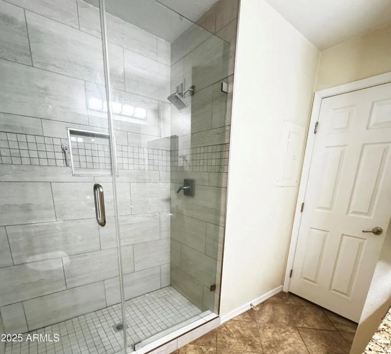 Real Estate Picture 8