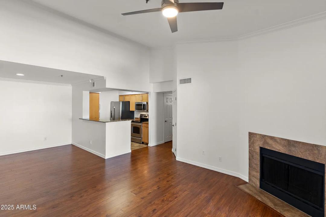 Real Estate Picture 4